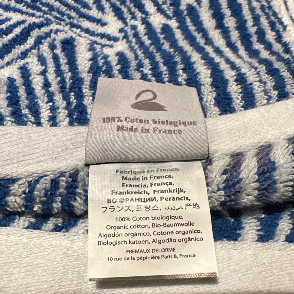 Yves DeLorme XL bath sheet or beach towel * 1 towel*